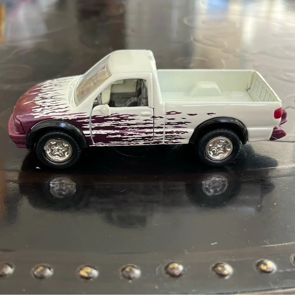 Road Champs GMC Sonoma SLS Pick Up Truck 1995